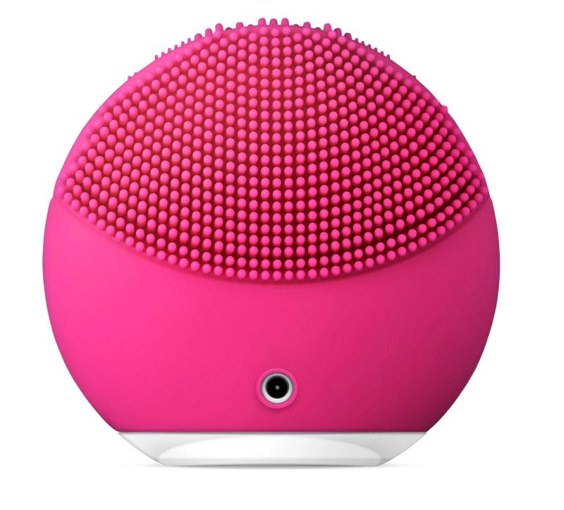 Limpeza facial com escova de silicone